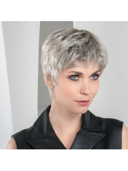 Perruque synthétique courte lisse Sabbia Soft - Ash grey/shad